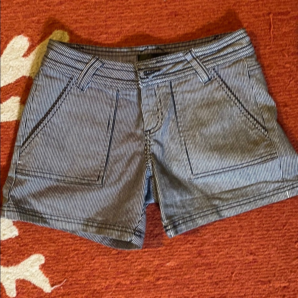 Prana short